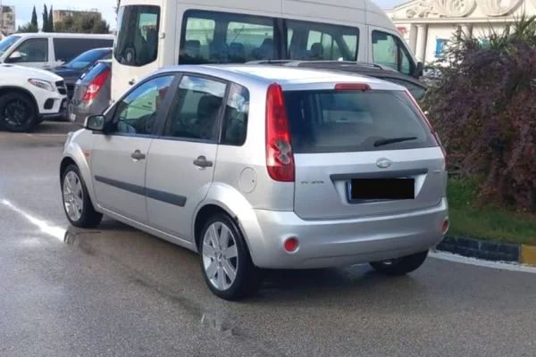 Auto in Vendita a Tirana - 2,200 Euro