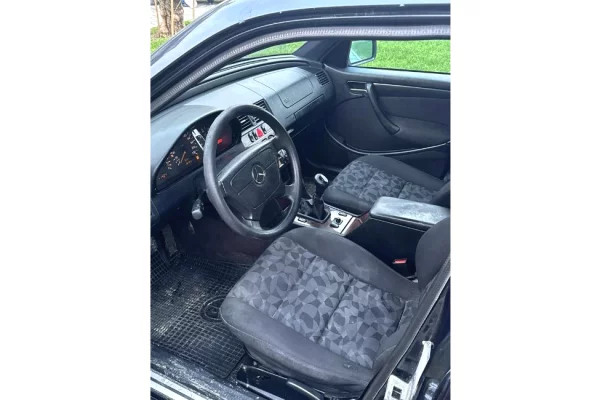 Auto in Vendita a Tirana - 2,700 Euro