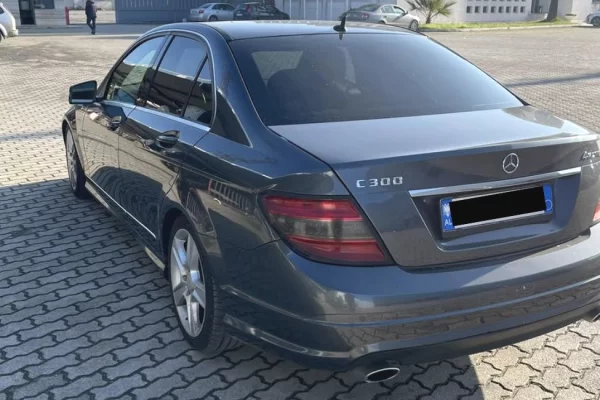 Auto in Vendita a Tirana - 6,700 Euro