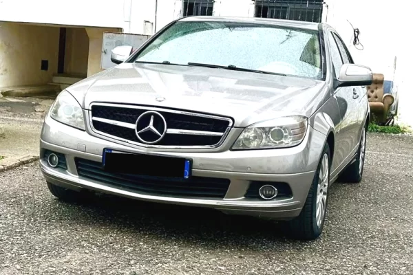 Makina ne shitje ne Durres - 5,300 Euro