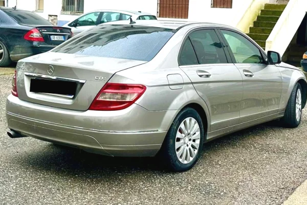 Makina ne shitje ne Durres - 5,300 Euro