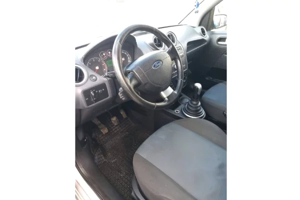 Auto in Vendita a Tirana - 2,200 Euro