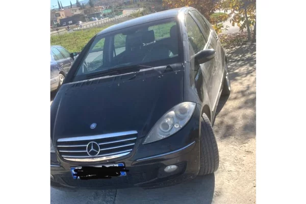 Makina ne shitje ne Tirane - 3,000 Euro