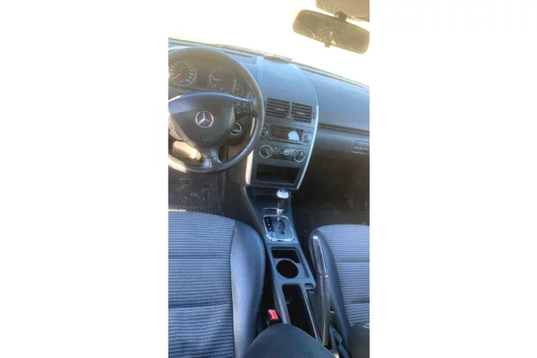 Makina ne shitje ne Tirane - 3,000 Euro