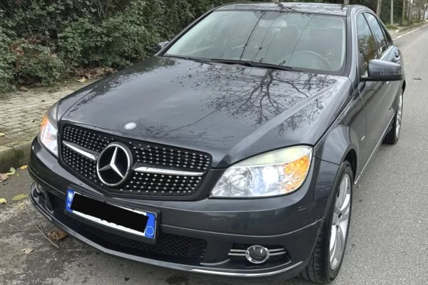 Auto in Vendita a Tirana - 6,700 Euro