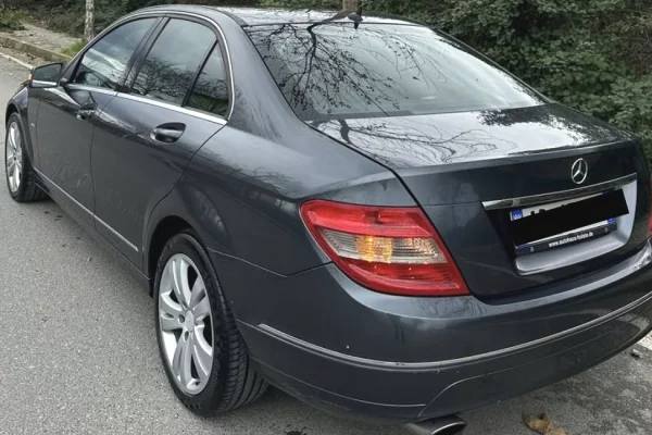 Auto in Vendita a Tirana - 6,700 Euro