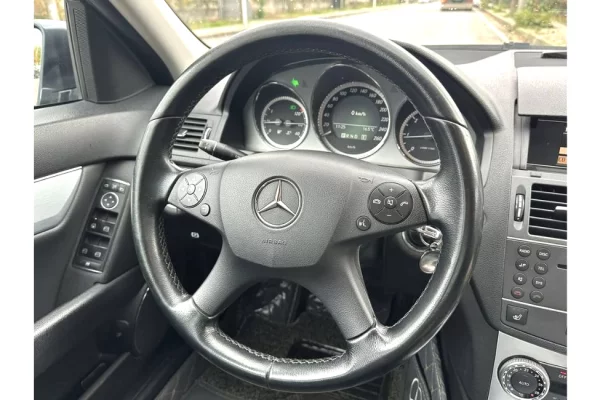 Auto in Vendita a Tirana - 6,700 Euro