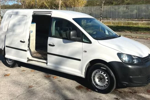 Makina ne shitje ne Durres - 4,600 Euro