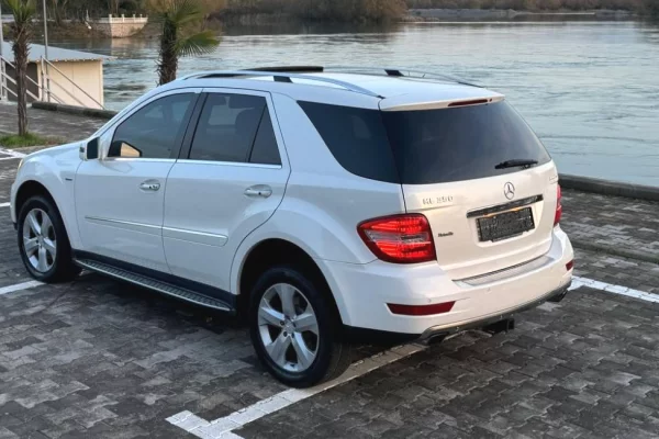 Makina ne shitje ne Tirane - 10,500 Euro