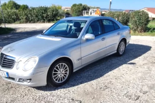 Makina ne shitje ne Tirane - 6,000 Euro