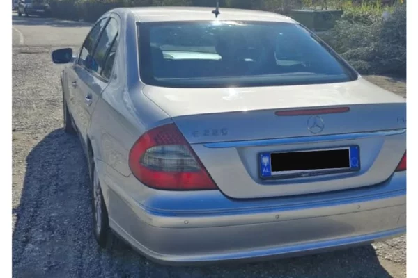 Makina ne shitje ne Tirane - 6,000 Euro