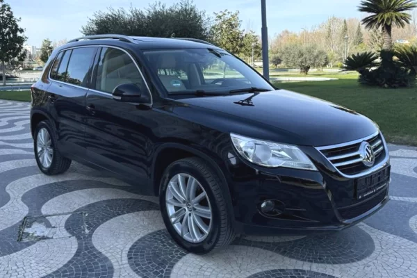 Makina ne shitje ne Tirane - 8,700 Euro