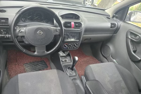 Makina ne shitje ne Tirane - 2,000 Euro