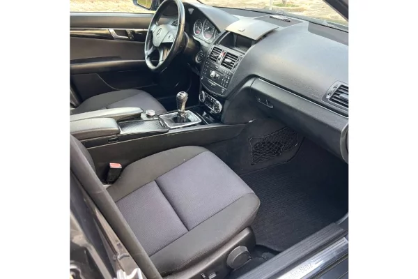 Makina ne shitje ne Tirane - 4,600 Euro