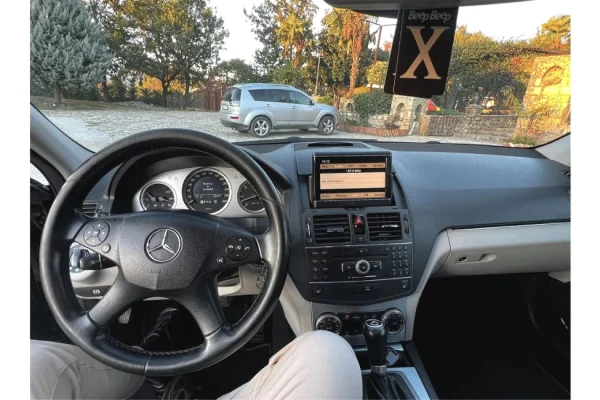 Makina ne shitje ne Tirane - 4,500 Euro