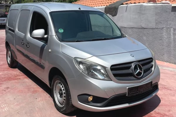 Makina ne shitje ne Tirane - 5,900 Euro