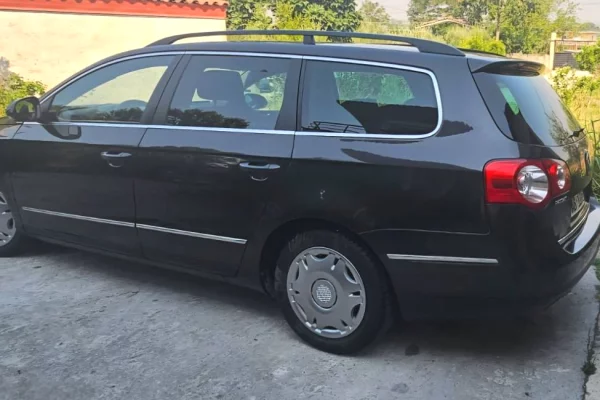 Makina ne shitje ne Fier - 3,500 Euro