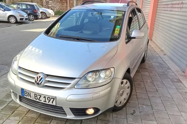 Makina ne shitje ne Tirane - 3,800 Euro