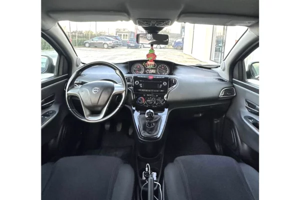 Makina ne shitje ne Tirane - 3,200 Euro