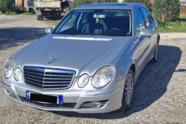 Makina ne shitje ne Tirane - 6,000 Euro