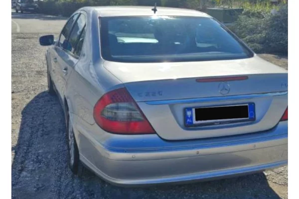 Makina ne shitje ne Tirane - 6,000 Euro