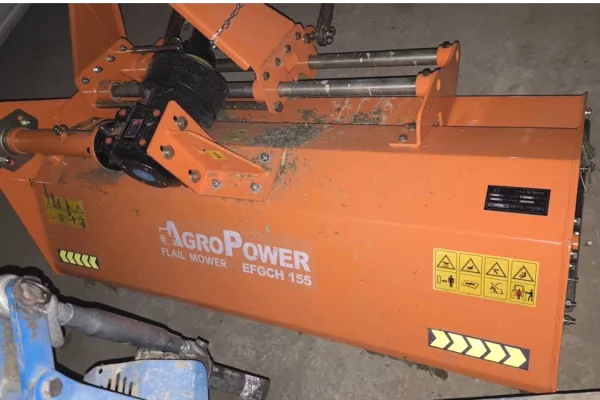 Vegla Pune ne Tirane - 1,100 Euro