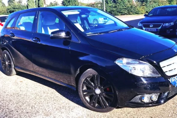 Cars for sale in Fier - 5,900 Euro