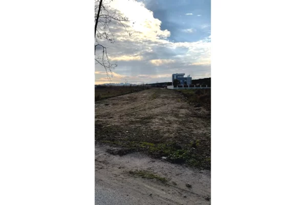 Truall ose Toke  ne Durres - 160,000 Euro