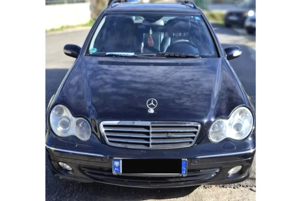 Makina ne shitje  ne Tirane - 4,000 Euro