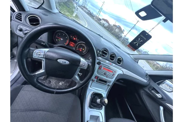 Makina ne shitje  ne Tirane - 3,000 Euro