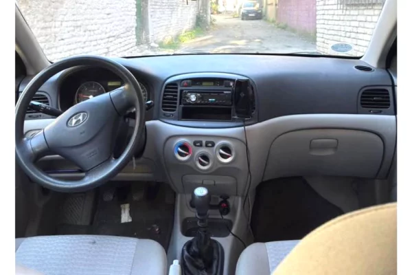 Makina ne shitje  ne Tirane - 2,400 Euro