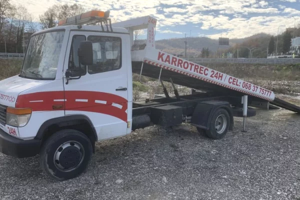 Makina ne shitje  ne Tirane - 14,000 Euro