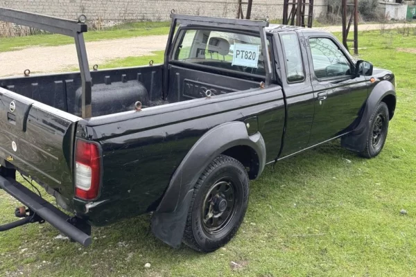 Makina ne shitje  ne Tirane - 9,800 Euro