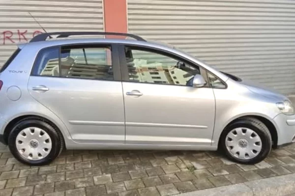 Makina ne shitje  ne Tirane - 3,800 Euro