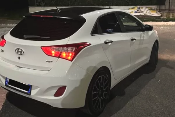 Makina ne shitje  ne Tirane - 6,999 Euro