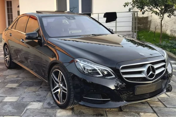 Makina ne shitje  ne Tirane - 11,500 Euro