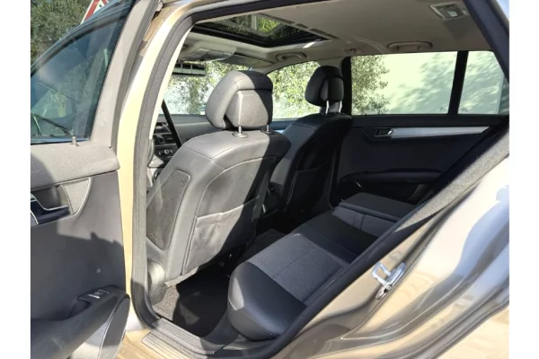 Makina ne shitje  ne Tirane - 6,300 Euro