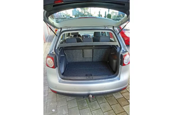 Makina ne shitje  ne Tirane - 3,800 Euro