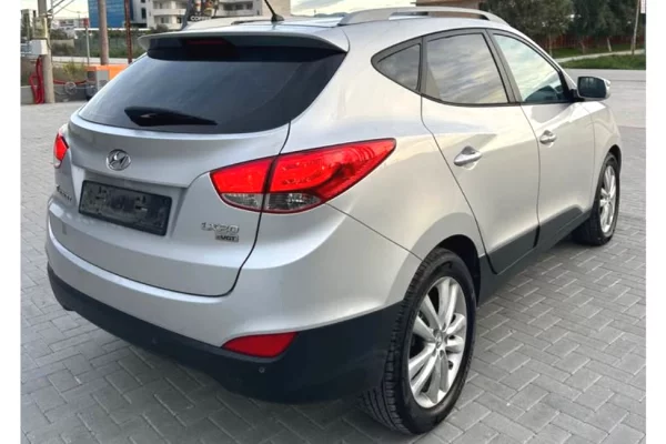 Makina ne shitje  ne Fier - 6,999 Euro