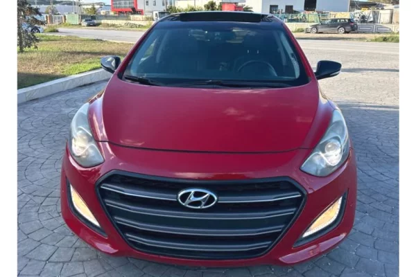 Makina ne shitje  ne Fier - 6,900 Euro