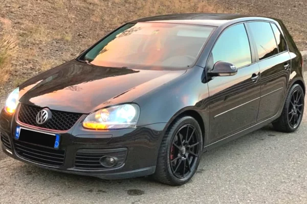 Makina ne shitje  ne Tirane - 4,400 Euro