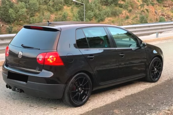 Makina ne shitje  ne Tirane - 4,400 Euro