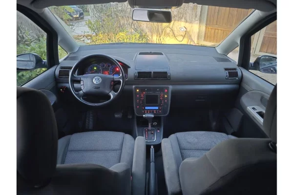 Makina ne shitje  ne Tirane - 2,900 Euro