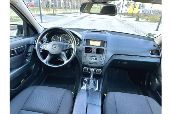 Makina ne shitje  ne Tirane - 5,500 Euro