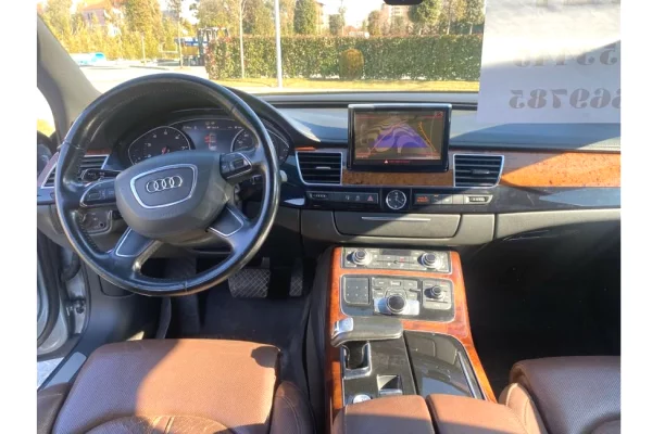 Makina ne shitje  ne Tirane - 10,000 Euro