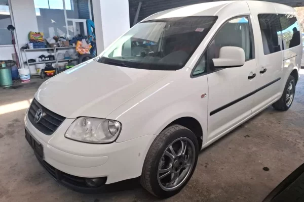 Makina ne shitje  ne Tirane - 6,800 Euro