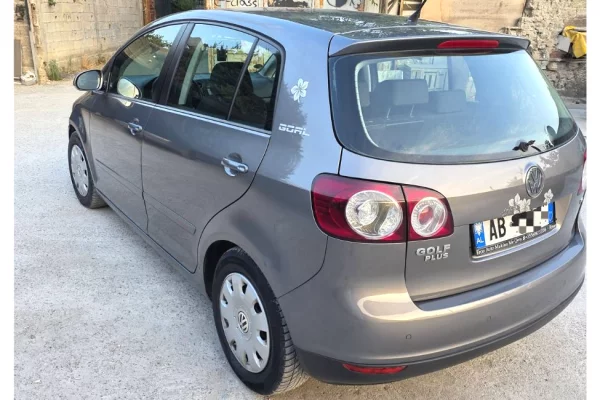 Makina ne shitje  ne Tirane - 4,500 Euro