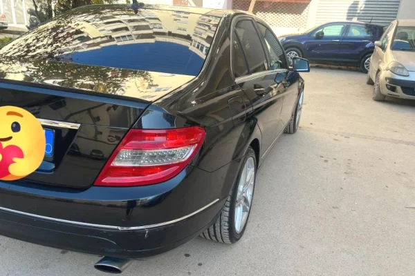 Makina ne shitje  ne Tirane - 5,500 Euro