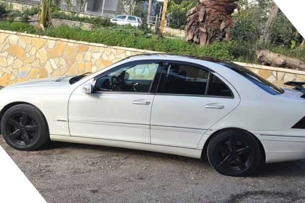 Makina ne shitje  ne Tirane - 5,200 Euro