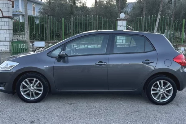 Makina ne shitje  ne Tirane - 4,600 Euro